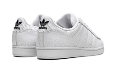 Superstar ADV Vitoria "Cloud White Core Black" JP5705