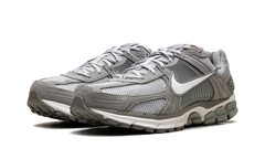 Zoom Vomero 5 "Dark Stucco" HF1553 002