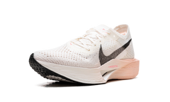 ZoomX Invincible Run 3 "Sail Guava Ice" DV4129 103