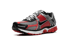 Zoom Vomero 5 "Metallic Silver University Red" HV0926 095