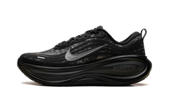 Vomero Plus "Black / Dark Smoke Grey / Anthracite / Metallic Dark Grey" IM3985 001
