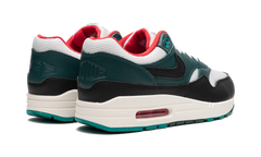 Air Max 1 "LeBron James x Liverpool" FB8914 100
