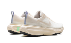 ZoomX Invincible Run 3 "Light Cream" DR2615 200
