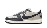 Terminator Low "Georgetown" FN6830 001