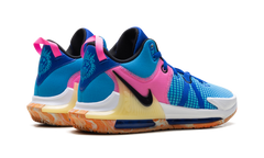 LeBron Witness 7 "Hyper Royal" DM1123 400