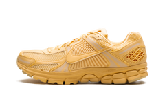 Zoom Vomero 5 "Celestial Gold" HF5493 200