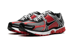 Zoom Vomero 5 "Metallic Silver University Red" HV0926 095