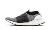 UltraBoost Laceless "Oreo" BB6141