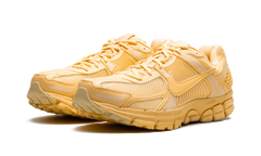 Zoom Vomero 5 "Celestial Gold" HF5493 200