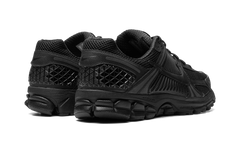 Zoom Vomero 5 "Triple Black" BV1358 003
