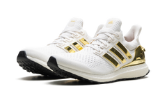 Ultra Boost "Fortnite - Victory Crown" JQ0717