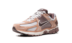 Zoom Vomero 5 "Dusted Clay" HF1553 200