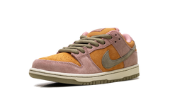 SB Dunk Low "Red Stardust" HJ4135 600