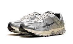 Zoom Vomero 5 "Grey Fog Chrome" IM3486 002