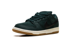 SB Dunk Low Pro "Deep Fir" FJ1674 300