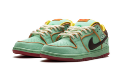SB Dunk Low "Rodeo Tourmaline" HF3058 300