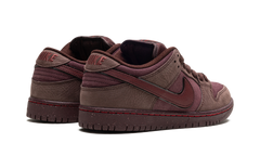 SB Dunk Low "City of Love" FN0619 600