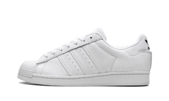 Superstar ADV Vitoria "Cloud White Core Black" JP5705