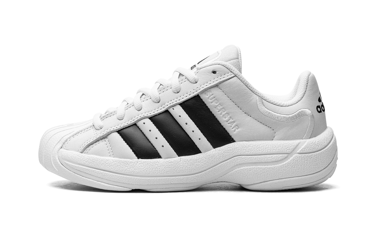 Superstar Millenium "White / Black" IE8560