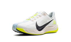 Pegasus Plus "Sail / Pale Ivory / Volt Black" HQ3451 101