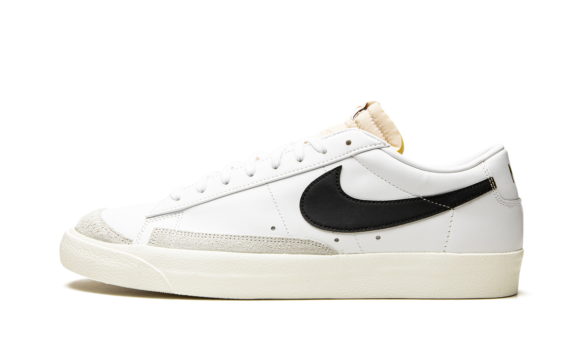 Blazer Low '77 Vintage "White / Black" DA6364 101