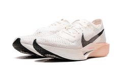 ZoomX Invincible Run 3 "Sail Guava Ice" DV4129 103