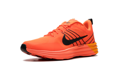 Lunar Roam "Hyper Crimson" HJ9145 809