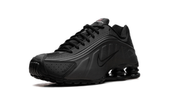 Shox R4 "Black / Bright Crimson" HQ1988 001