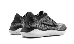 Free RN Flyknit 2018 "Oreo" 942838 101