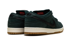 SB Dunk Low Pro "Deep Fir" FJ1674 300