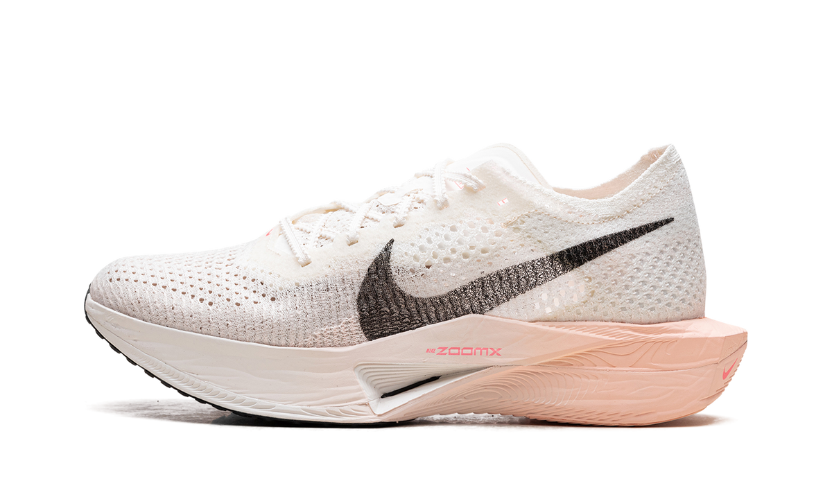 ZoomX Invincible Run 3 "Sail Guava Ice" DV4129 103