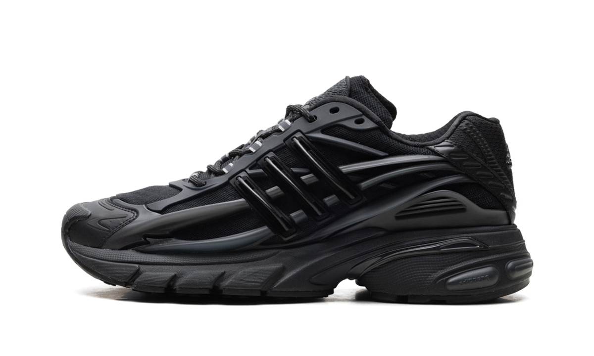 Adistar Jellyfish "Pharrell Williams - Triple Black" KJ3841