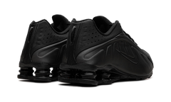 Shox R4 "Black / Bright Crimson" HQ1988 001