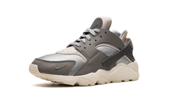 AIR HUARACHE "LIGHT SMOKE GREY" FB8988 001