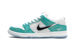SB Dunk Low Pro QS "April Skateboards" FD2562 400