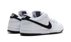 SB Dunk Low "White Black" HF3704 100