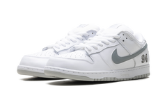 SB Dunk Low "Supreme - White" HQ8487 100