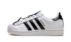 SUPERSTAR II "Jeremy Scott - White" JR3584