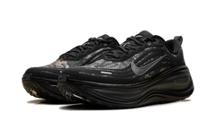 Vomero Plus "Black / Dark Smoke Grey / Anthracite / Metallic Dark Grey" IM3985 001