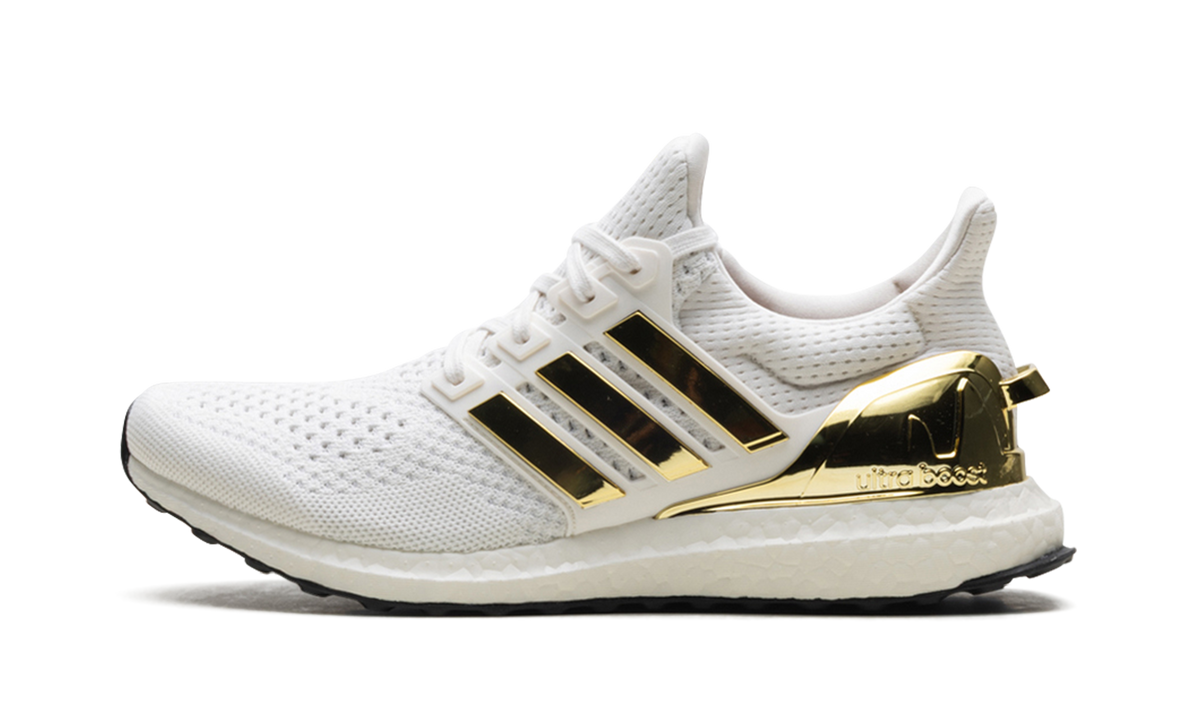 Ultra Boost "Fortnite - Victory Crown" JQ0717