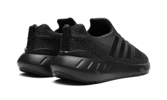Swift Run 22 "Blackout" GZ3500
