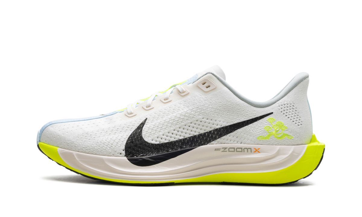 Pegasus Plus "Sail / Pale Ivory / Volt Black" HQ3451 101