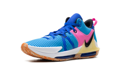 LeBron Witness 7 "Hyper Royal" DM1123 400