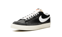 Blazer Low '77 Vintage "Black White" DA6364 001