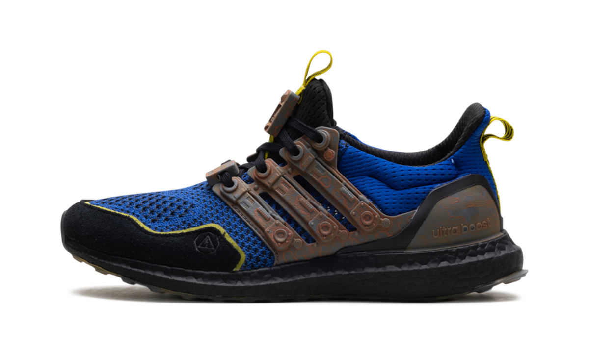 Ultra Boost "Fortnite - Battle Bus" JQ0713