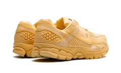 Zoom Vomero 5 "Celestial Gold" HF5493 200