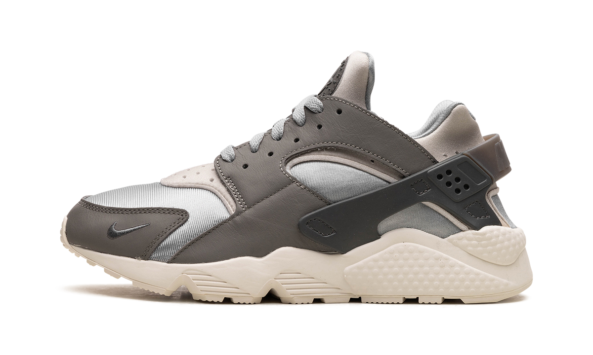 AIR HUARACHE "LIGHT SMOKE GREY" FB8988 001