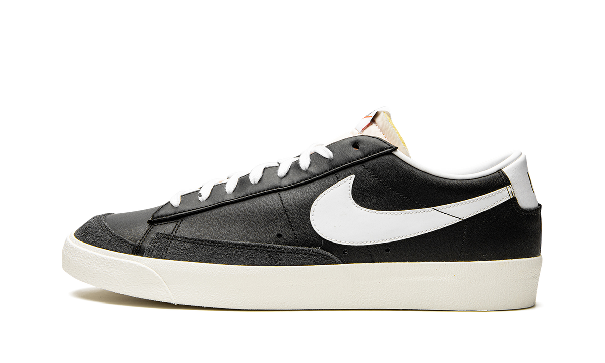 Blazer Low '77 Vintage "Black White" DA6364 001