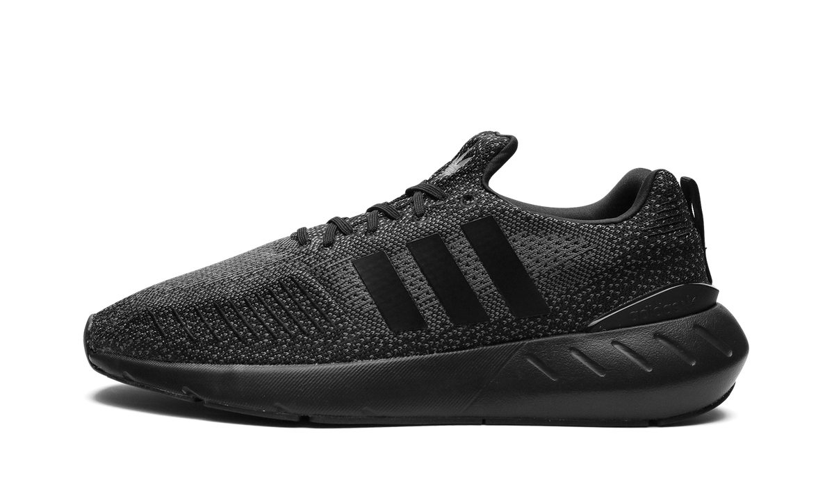 Swift Run 22 "Blackout" GZ3500